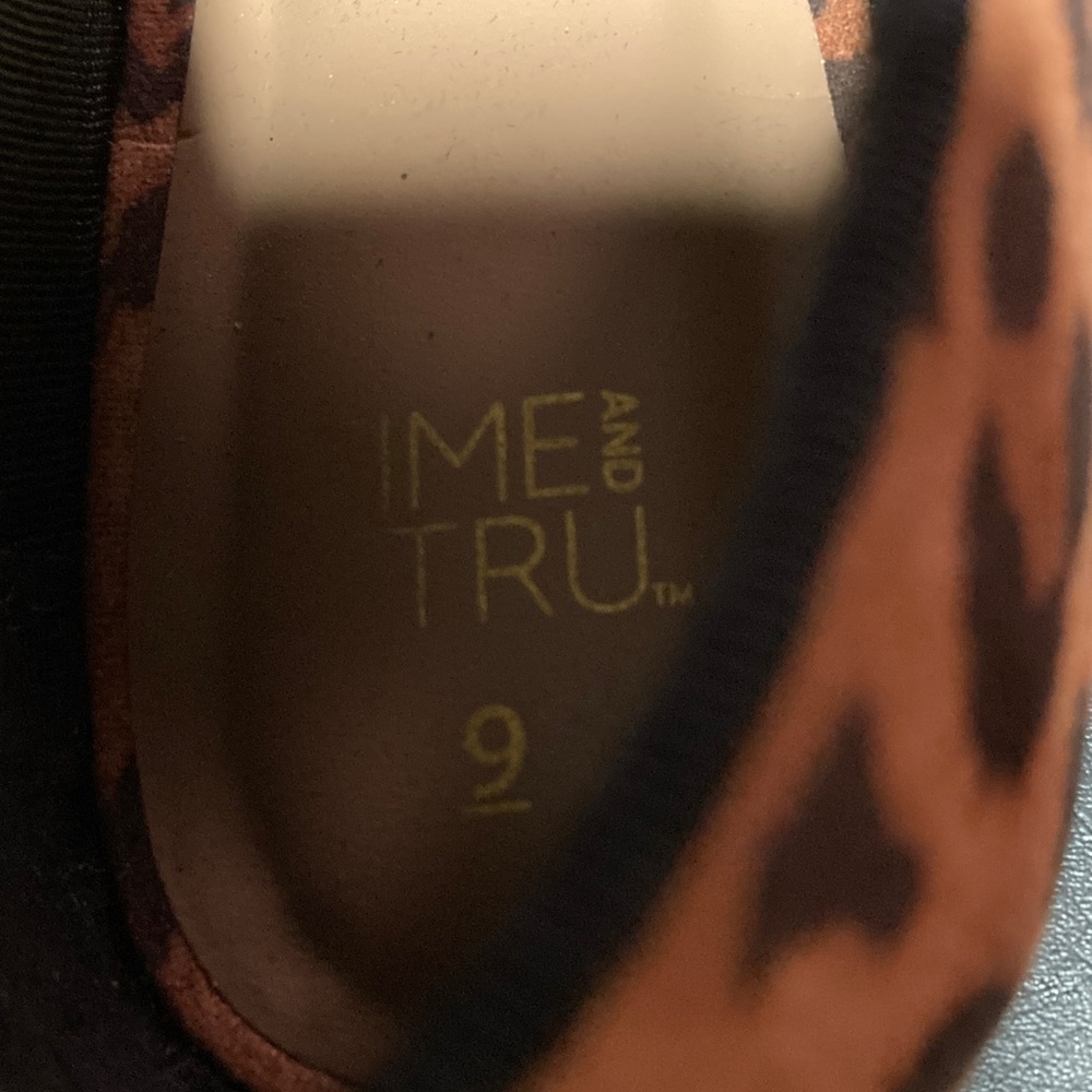 Time and Tru Women's Animal Print Mary Jane Flats - Picture 7 of 9